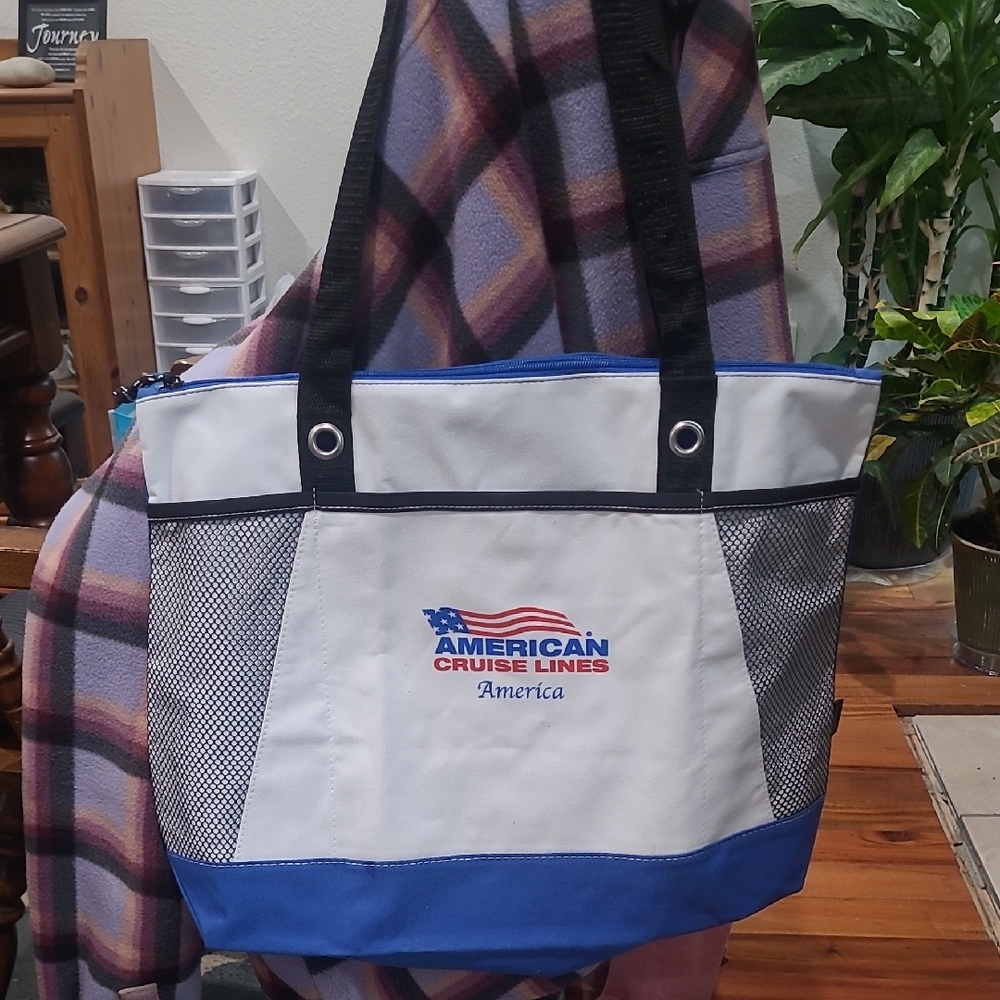 American Cruise Lines Blue and White Travel Tote